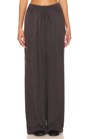 Easy Pleated Wide Leg Pant